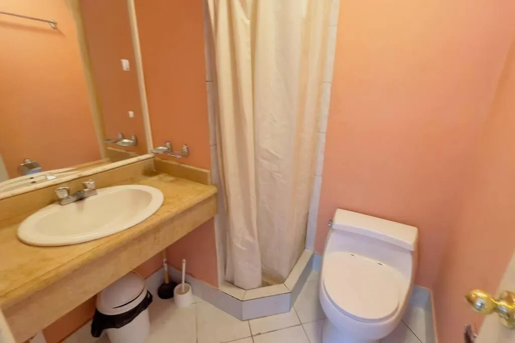 דירה קיטו Penthouse With 2 Bedrooms, 2 Full Bathrooms, 2 Smart Tv, Gym, Communal Laundry אקוודור
